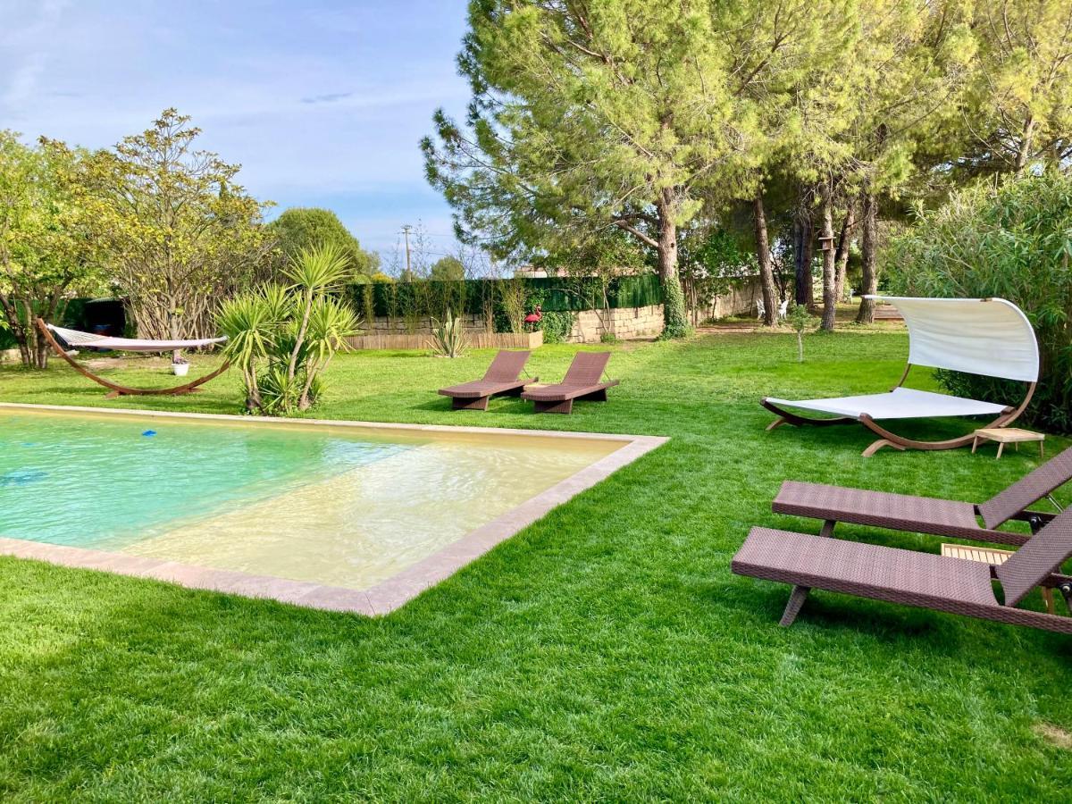 Le Patio, chambres d hôtes pour adultes en Camargue, possibilité de naturisme à la piscine, Aimargues Exterior foto